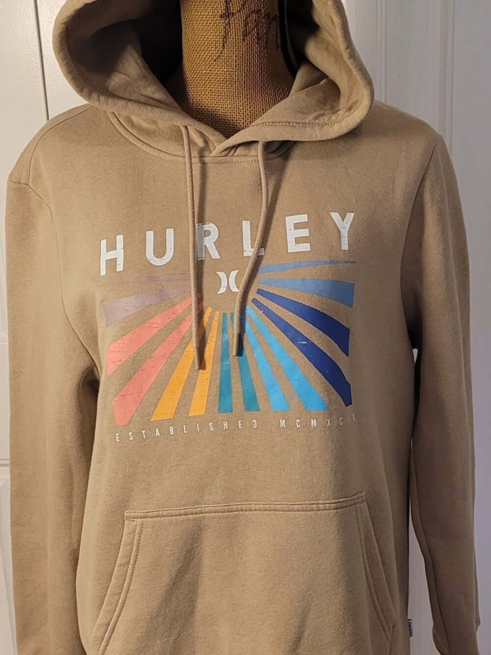 HURLEY Hoodie Sweatshirt, Tan w/Rainbow Graphic, EUC (1 Wear), M-Unisex Fit imo